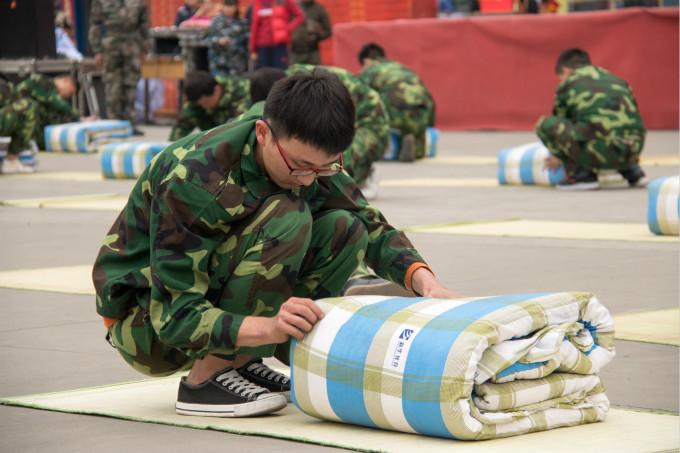 軍訓會操表演，青春與奮進的完美結合！