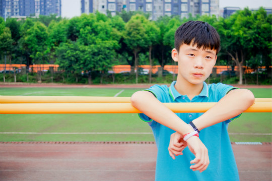 花無重開日，人無再少年