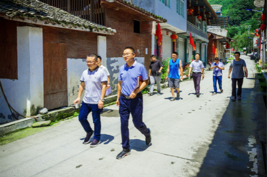 一路北上，四川新華松潘電商幫扶攻堅戰(zhàn)吹響沖鋒號