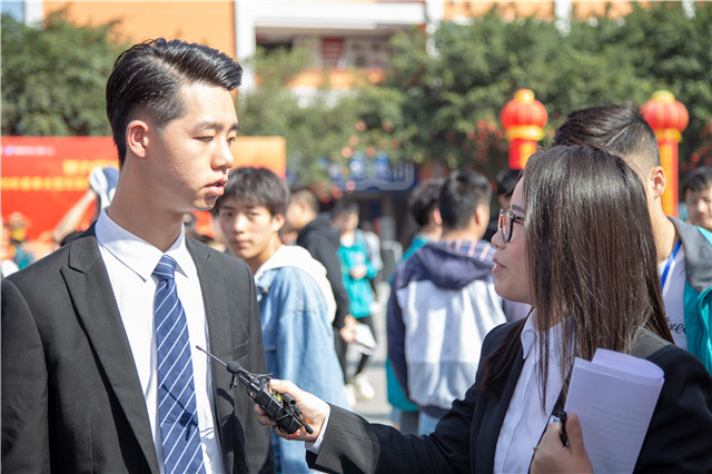 2019四川新華春季畢業(yè)生供不應(yīng)求，逆襲史上最難就業(yè)季節(jié)