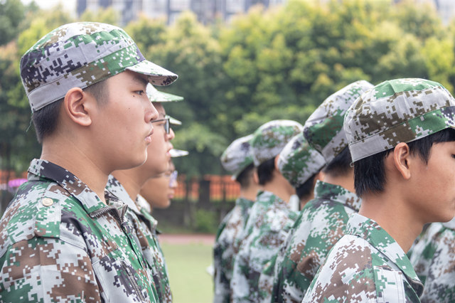 做新華軍訓場上最靚的仔