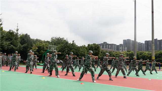 記2019年秋季新生軍訓素質拓展——電競專業軍訓