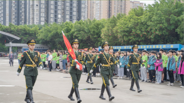 熱烈祝賀四川新華與綿陽飛行職業(yè)學院正式簽約，開啟國防教育新局面！